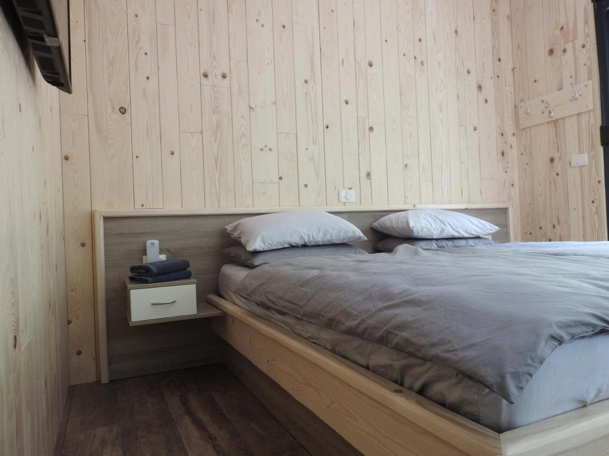 Pocitniski Hisici - Small Holiday Houses Ajdovščina Kültér fotó