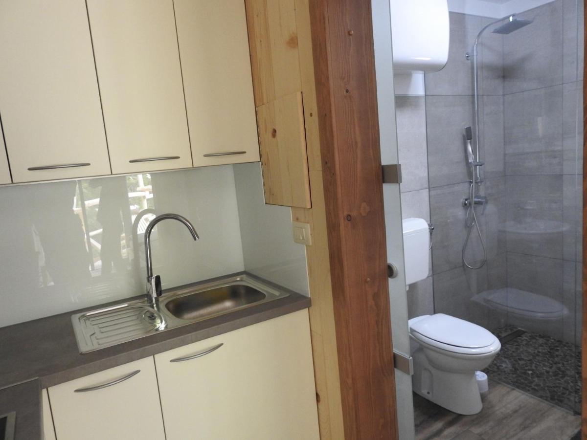 Pocitniski Hisici - Small Holiday Houses Ajdovščina Kültér fotó